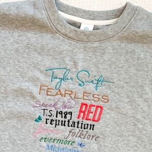 NWOT Taylor Swift Albums Embroidered Sweatshirt Gray Size Medium Women’s